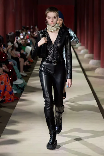 Look 42